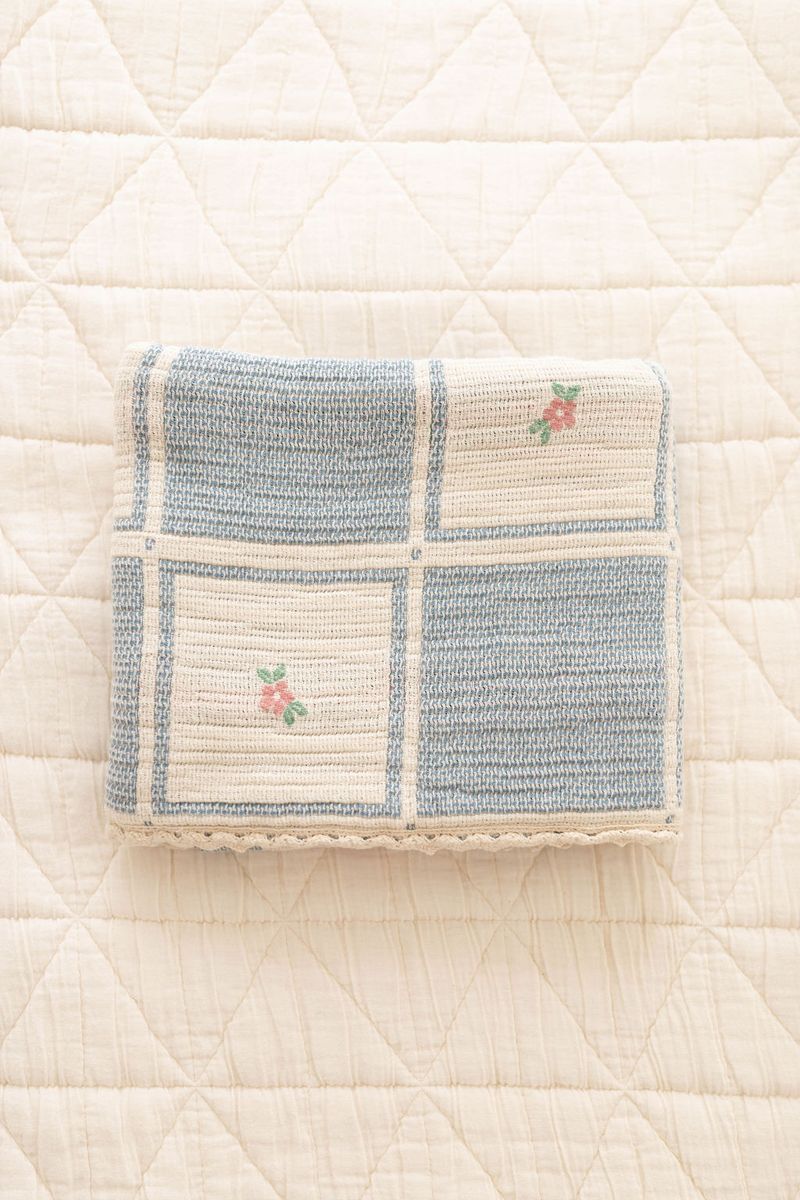spring bloom blanket