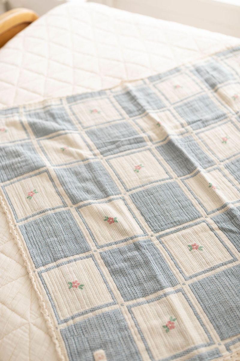 spring bloom blanket